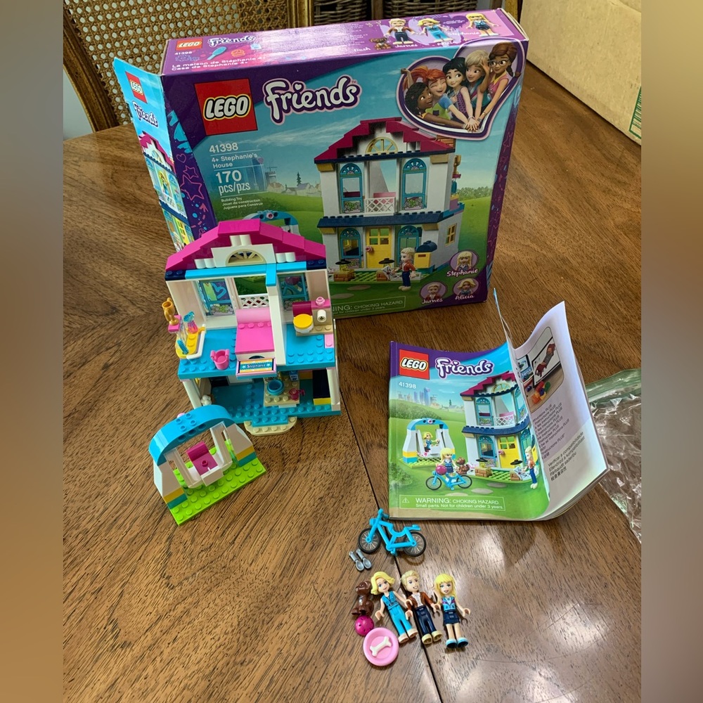 Lego friends. Stephanie house. Used. 99% pieces accounted for. See description